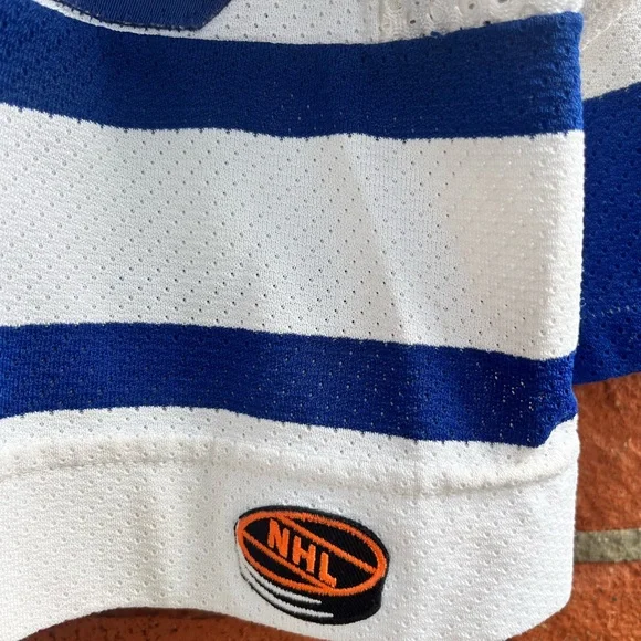 Vintage Kids and Youth Hockey Jerseys - Toronto Maple Leafs Jersey - Picture 4 of 5